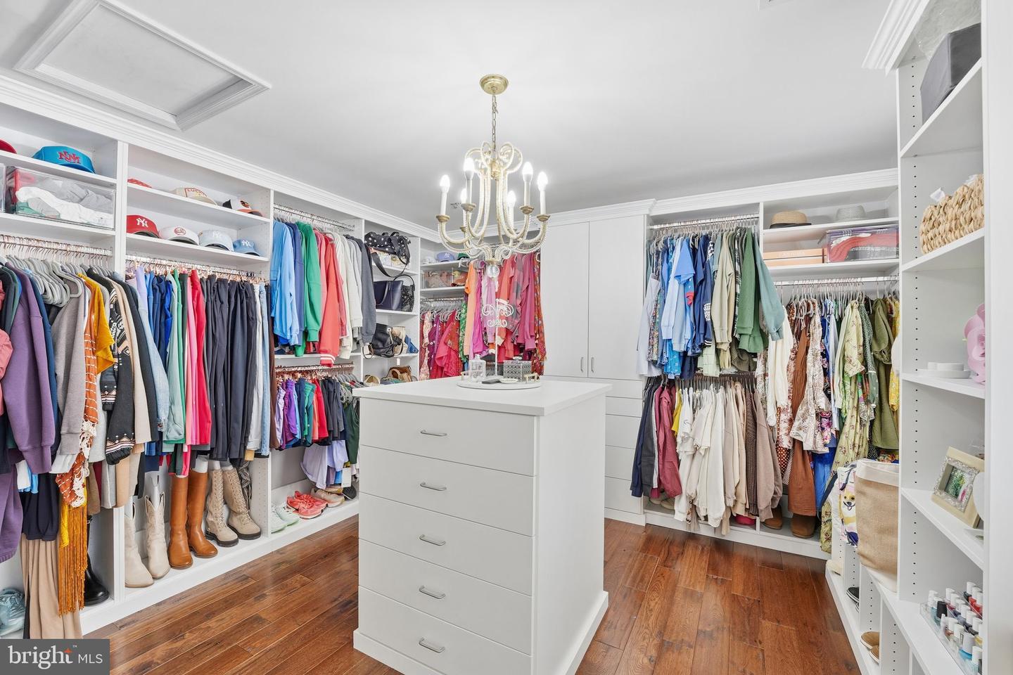 6049 PERSINGER HOUSE CT, MANASSAS, Virginia 20112, 4 Bedrooms Bedrooms, ,3 BathroomsBathrooms,Residential,For sale,6049 PERSINGER HOUSE CT,VAPW2110038 MLS # VAPW2110038