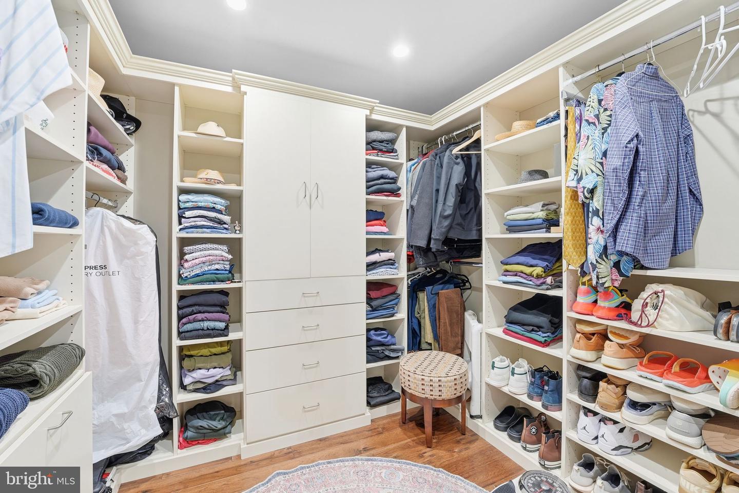 6049 PERSINGER HOUSE CT, MANASSAS, Virginia 20112, 4 Bedrooms Bedrooms, ,3 BathroomsBathrooms,Residential,For sale,6049 PERSINGER HOUSE CT,VAPW2110038 MLS # VAPW2110038