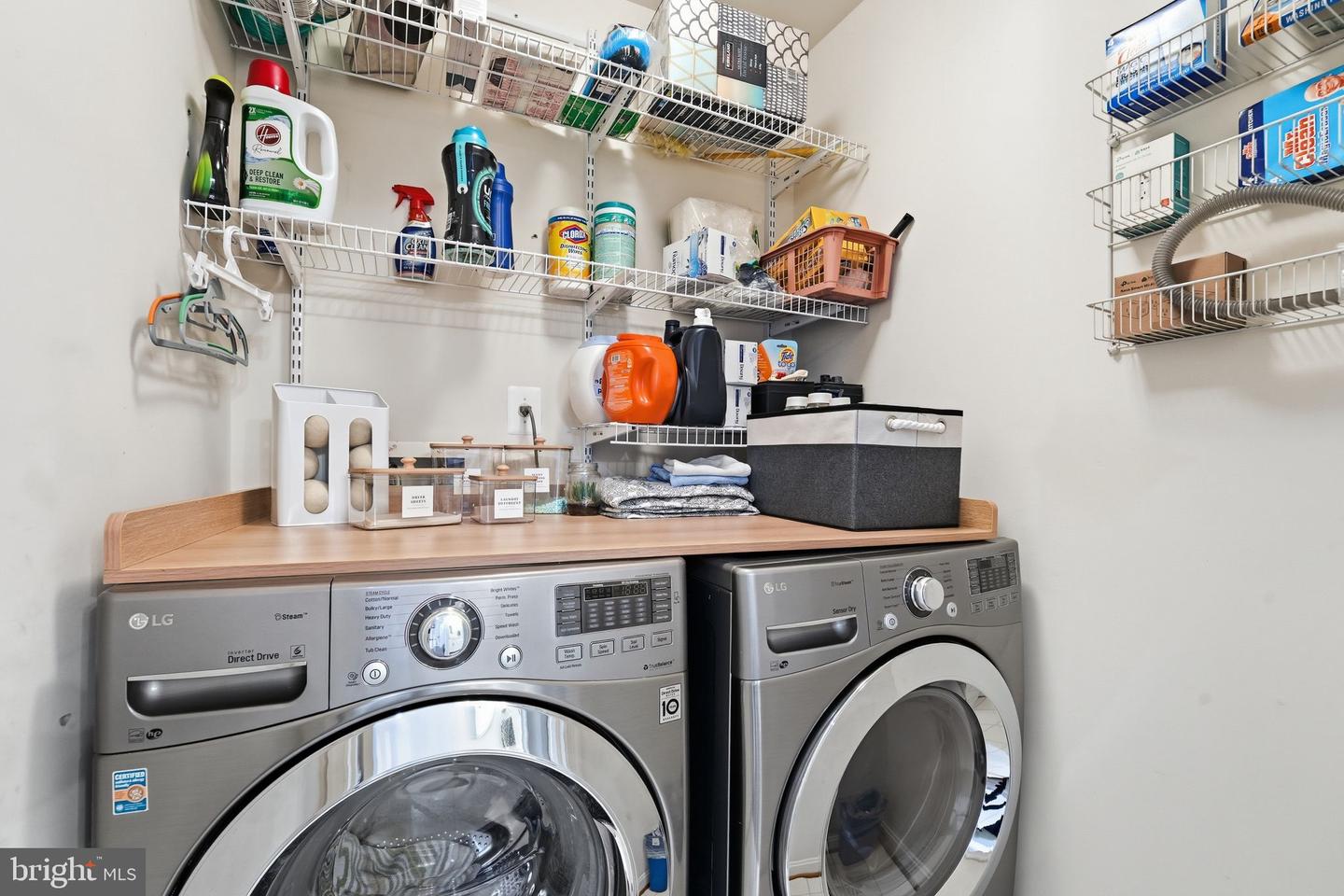 6049 PERSINGER HOUSE CT, MANASSAS, Virginia 20112, 4 Bedrooms Bedrooms, ,3 BathroomsBathrooms,Residential,For sale,6049 PERSINGER HOUSE CT,VAPW2110038 MLS # VAPW2110038