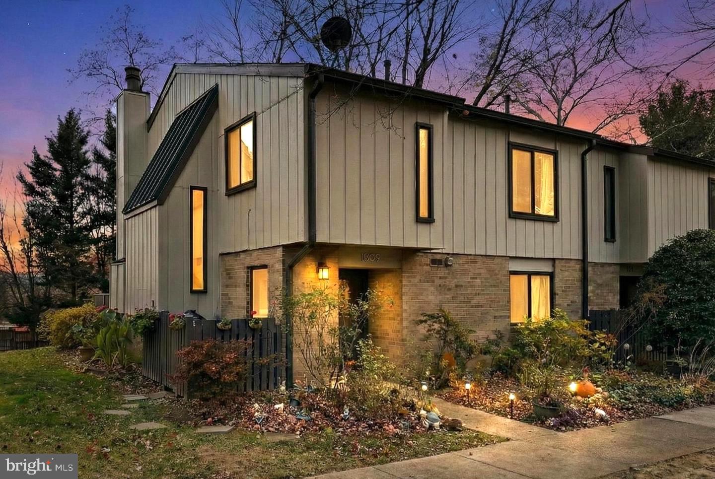 1809 IVY OAK SQ #61, RESTON, Virginia 20190, 4 Bedrooms Bedrooms, ,2 BathroomsBathrooms,Residential,For sale,1809 IVY OAK SQ #61,VAFX2284482 MLS # VAFX2284482 1809 IVY OAK SQ #61, RESTON, Virginia 20190, 4 Bedrooms Bedrooms, ,2 BathroomsBathrooms,Residential,For sale,1809 IVY OAK SQ #61,VAFX2284482 MLS # VAFX2284482