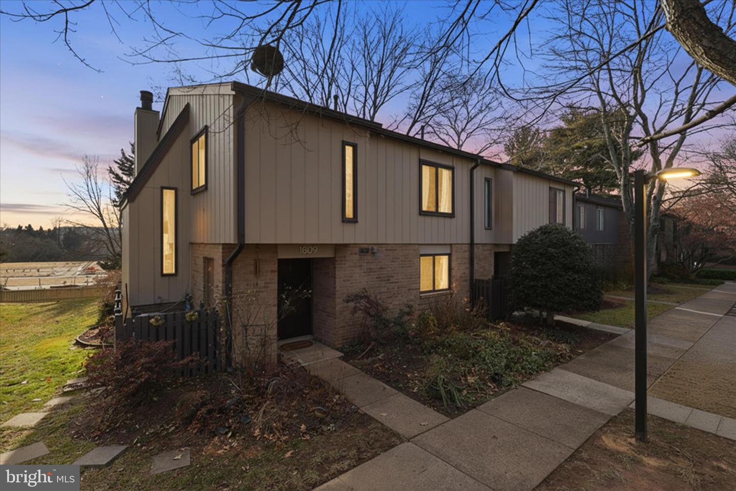 1809 IVY OAK SQ #61, RESTON, Virginia 20190, 4 Bedrooms Bedrooms, ,2 BathroomsBathrooms,Residential,For sale,1809 IVY OAK SQ #61,VAFX2284482 MLS # VAFX2284482 1809 IVY OAK SQ #61, RESTON, Virginia 20190, 4 Bedrooms Bedrooms, ,2 BathroomsBathrooms,Residential,For sale,1809 IVY OAK SQ #61,VAFX2284482 MLS # VAFX2284482