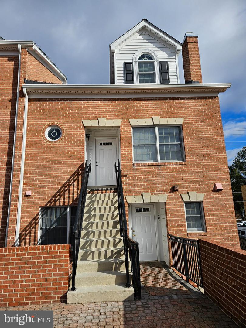 6908 FAIRFAX DR #300, ARLINGTON, Virginia 22213, 2 Bedrooms Bedrooms, ,2 BathroomsBathrooms,Residential,For sale,6908 FAIRFAX DR #300,VAAR2067418 MLS # VAAR2067418 6908 FAIRFAX DR #300, ARLINGTON, Virginia 22213, 2 Bedrooms Bedrooms, ,2 BathroomsBathrooms,Residential,For sale,6908 FAIRFAX DR #300,VAAR2067418 MLS # VAAR2067418