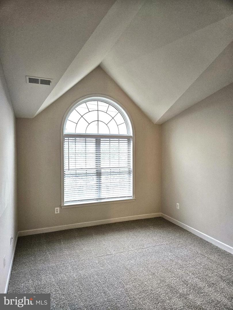 6908 FAIRFAX DR #300, ARLINGTON, Virginia 22213, 2 Bedrooms Bedrooms, ,2 BathroomsBathrooms,Residential,For sale,6908 FAIRFAX DR #300,VAAR2067418 MLS # VAAR2067418 6908 FAIRFAX DR #300, ARLINGTON, Virginia 22213, 2 Bedrooms Bedrooms, ,2 BathroomsBathrooms,Residential,For sale,6908 FAIRFAX DR #300,VAAR2067418 MLS # VAAR2067418