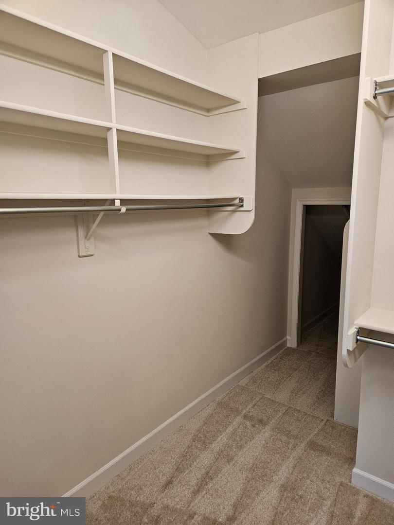 6908 FAIRFAX DR #300, ARLINGTON, Virginia 22213, 2 Bedrooms Bedrooms, ,2 BathroomsBathrooms,Residential,For sale,6908 FAIRFAX DR #300,VAAR2067418 MLS # VAAR2067418 6908 FAIRFAX DR #300, ARLINGTON, Virginia 22213, 2 Bedrooms Bedrooms, ,2 BathroomsBathrooms,Residential,For sale,6908 FAIRFAX DR #300,VAAR2067418 MLS # VAAR2067418