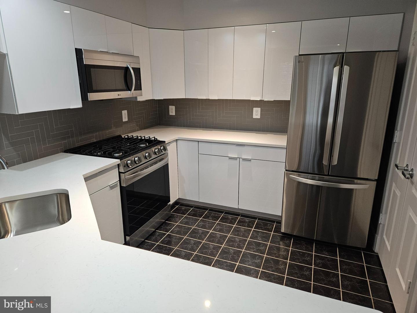 6908 FAIRFAX DR #300, ARLINGTON, Virginia 22213, 2 Bedrooms Bedrooms, ,2 BathroomsBathrooms,Residential,For sale,6908 FAIRFAX DR #300,VAAR2067418 MLS # VAAR2067418 6908 FAIRFAX DR #300, ARLINGTON, Virginia 22213, 2 Bedrooms Bedrooms, ,2 BathroomsBathrooms,Residential,For sale,6908 FAIRFAX DR #300,VAAR2067418 MLS # VAAR2067418