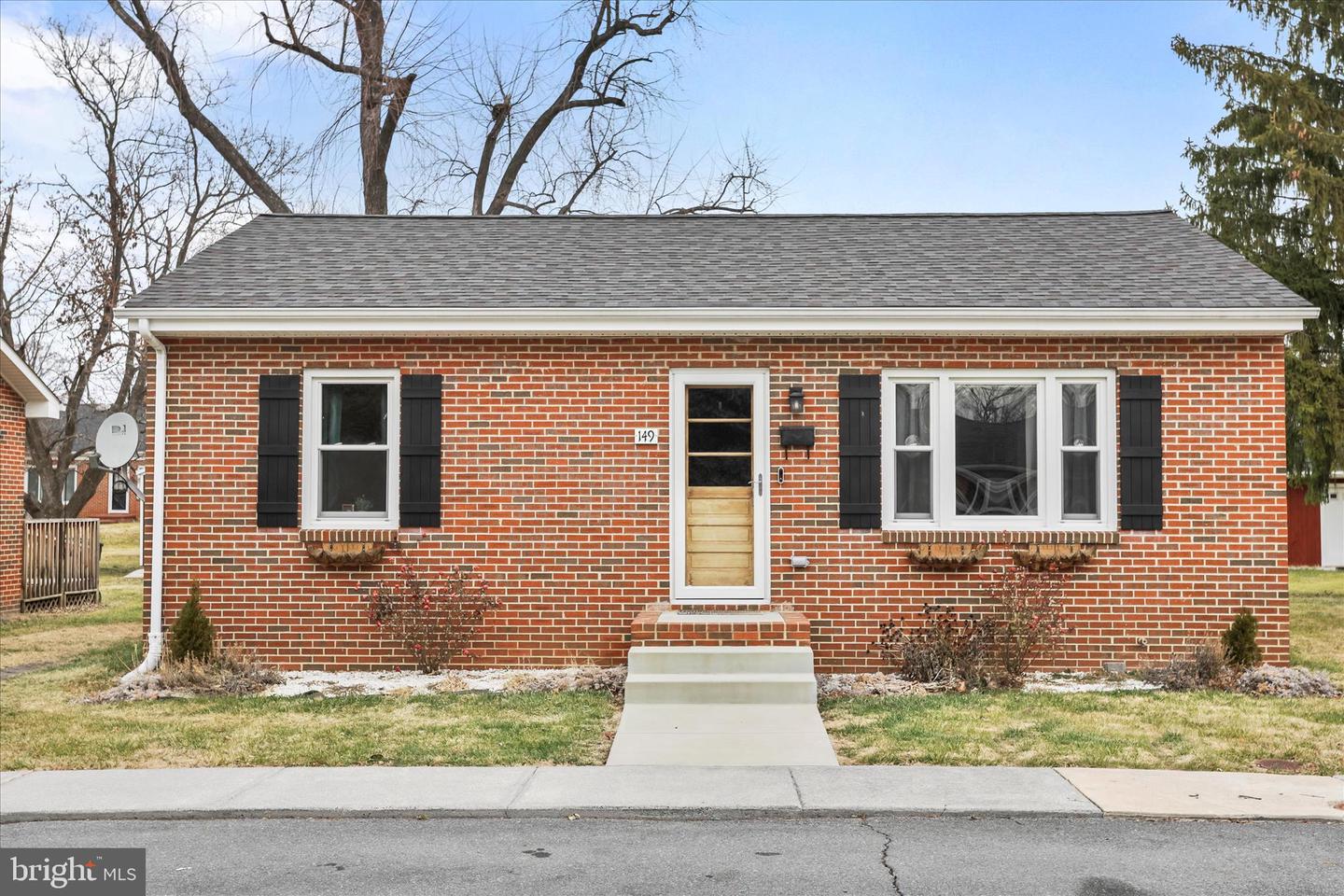 149 BROWN ST, STRASBURG, Virginia 22657, 2 Bedrooms Bedrooms, 6 Rooms Rooms,1 BathroomBathrooms,Residential,For sale,149 BROWN ST,VASH2013286 MLS # VASH2013286 149 BROWN ST, STRASBURG, Virginia 22657, 2 Bedrooms Bedrooms, 6 Rooms Rooms,1 BathroomBathrooms,Residential,For sale,149 BROWN ST,VASH2013286 MLS # VASH2013286