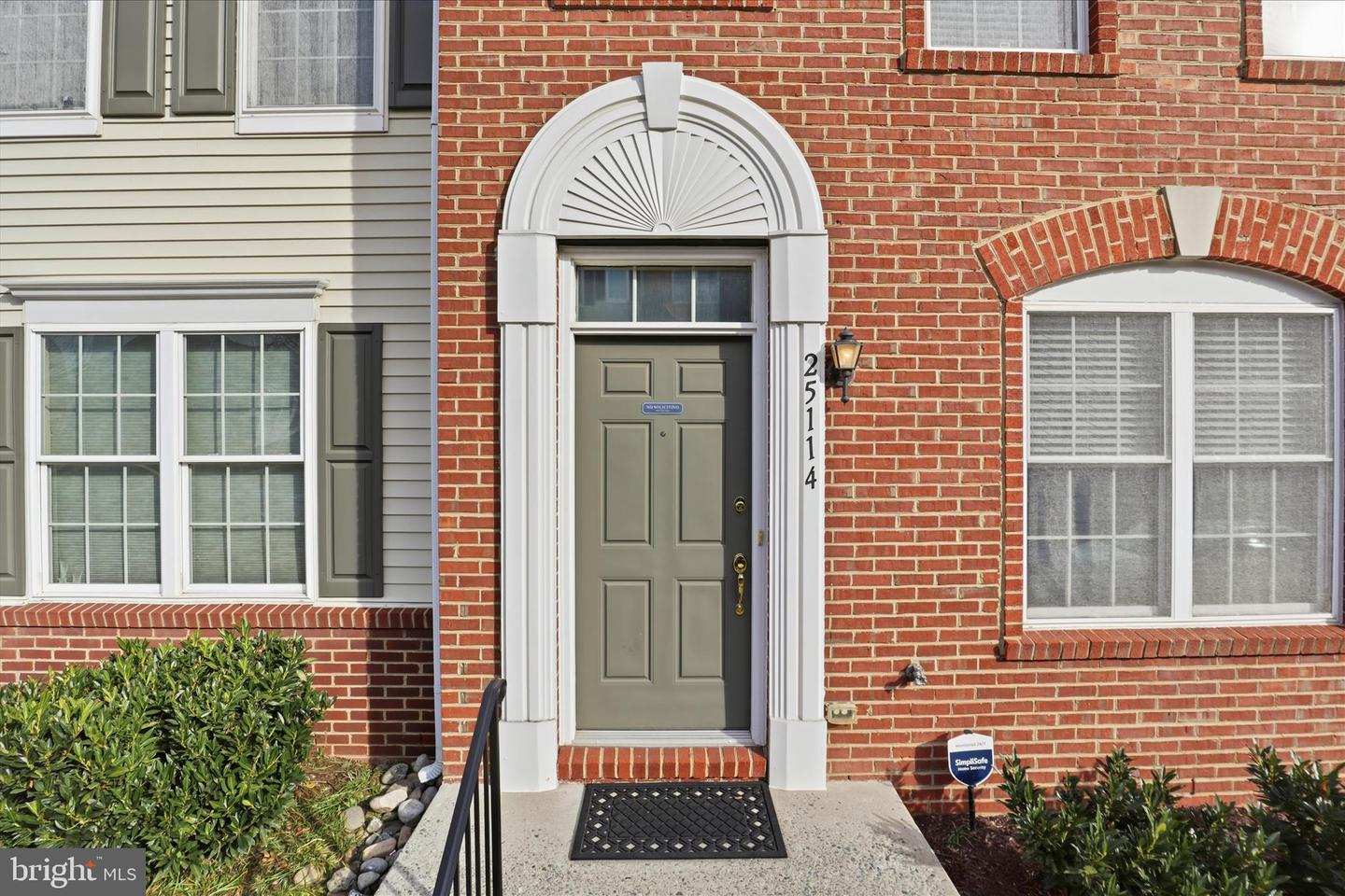 25114 MONTEITH TER, CHANTILLY, Virginia 20152, 3 Bedrooms Bedrooms, ,3 BathroomsBathrooms,Residential,For sale,25114 MONTEITH TER,VALO2113496 MLS # VALO2113496 25114 MONTEITH TER, CHANTILLY, Virginia 20152, 3 Bedrooms Bedrooms, ,3 BathroomsBathrooms,Residential,For sale,25114 MONTEITH TER,VALO2113496 MLS # VALO2113496