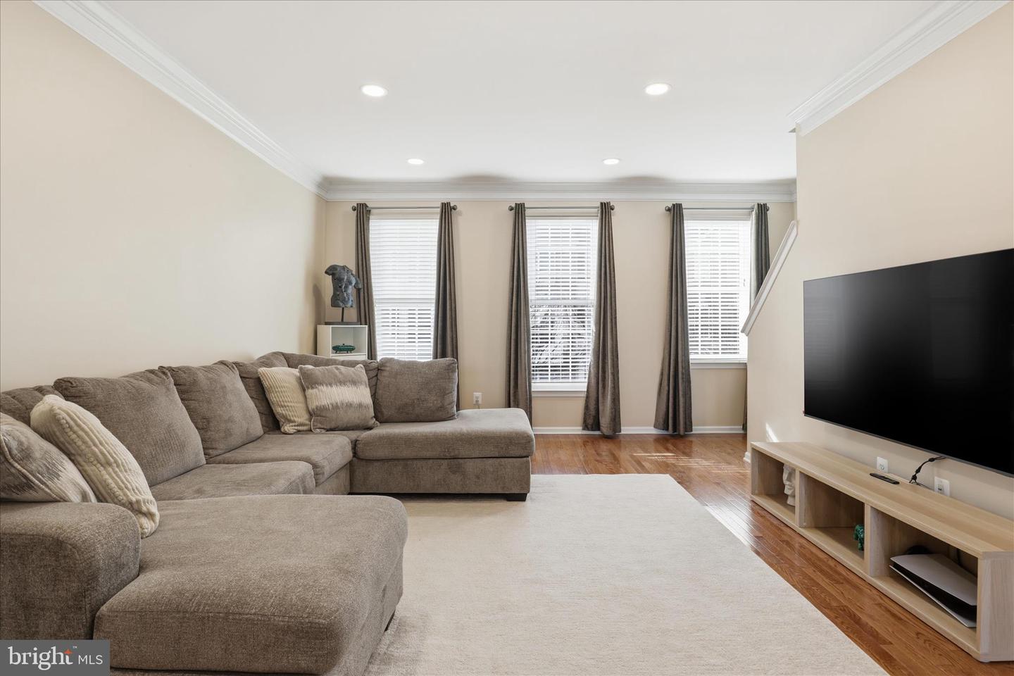 25114 MONTEITH TER, CHANTILLY, Virginia 20152, 3 Bedrooms Bedrooms, ,3 BathroomsBathrooms,Residential,For sale,25114 MONTEITH TER,VALO2113496 MLS # VALO2113496 25114 MONTEITH TER, CHANTILLY, Virginia 20152, 3 Bedrooms Bedrooms, ,3 BathroomsBathrooms,Residential,For sale,25114 MONTEITH TER,VALO2113496 MLS # VALO2113496