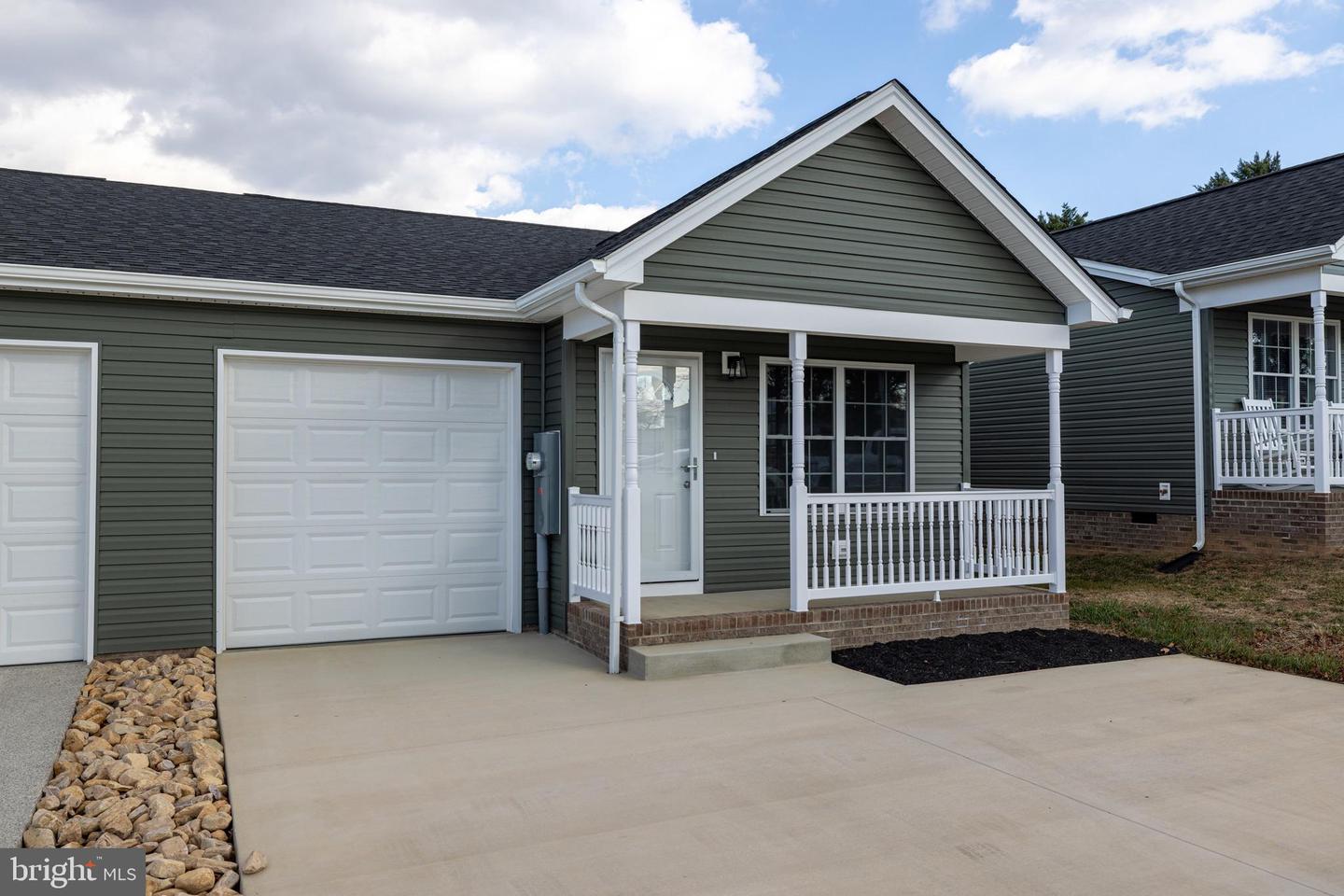 103 SIXTH AVE, LURAY, Virginia 22835, 2 Bedrooms Bedrooms, ,2 BathroomsBathrooms,Residential,For sale,103 SIXTH AVE,VAPA2005830 MLS # VAPA2005830