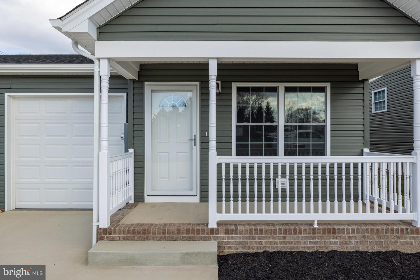 103 SIXTH AVE, LURAY, Virginia 22835, 2 Bedrooms Bedrooms, ,2 BathroomsBathrooms,Residential,For sale,103 SIXTH AVE,VAPA2005830 MLS # VAPA2005830