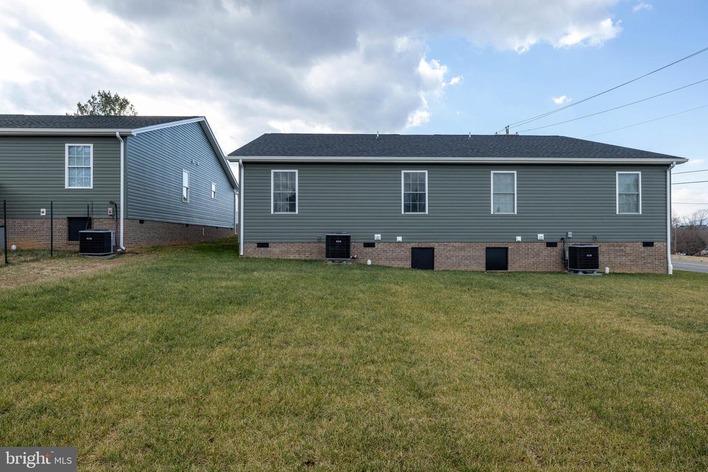 103 SIXTH AVE, LURAY, Virginia 22835, 2 Bedrooms Bedrooms, ,2 BathroomsBathrooms,Residential,For sale,103 SIXTH AVE,VAPA2005830 MLS # VAPA2005830