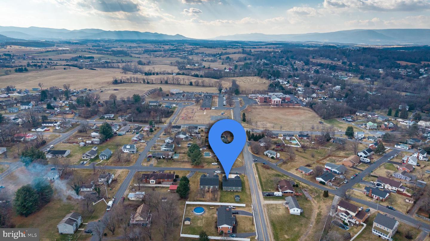 103 SIXTH AVE, LURAY, Virginia 22835, 2 Bedrooms Bedrooms, ,2 BathroomsBathrooms,Residential,For sale,103 SIXTH AVE,VAPA2005830 MLS # VAPA2005830