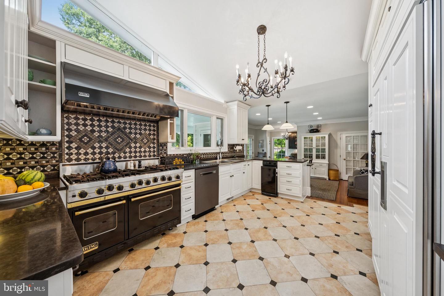 320 1/2 MANSION DR, ALEXANDRIA, Virginia 22302, 4 Bedrooms Bedrooms, ,6 BathroomsBathrooms,Residential,For sale,320 1/2 MANSION DR,VAAX2052970 MLS # VAAX2052970