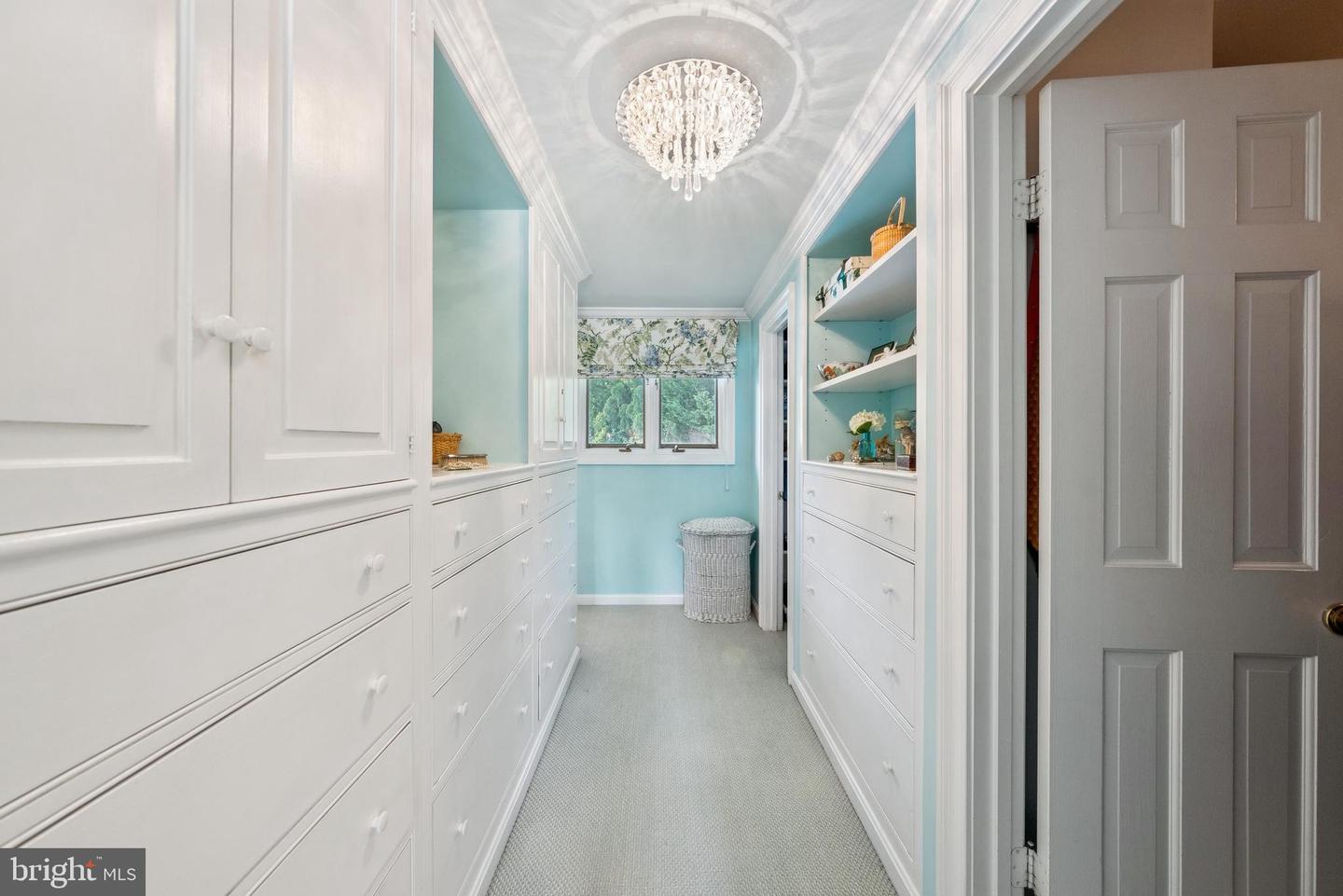 320 1/2 MANSION DR, ALEXANDRIA, Virginia 22302, 4 Bedrooms Bedrooms, ,6 BathroomsBathrooms,Residential,For sale,320 1/2 MANSION DR,VAAX2052970 MLS # VAAX2052970