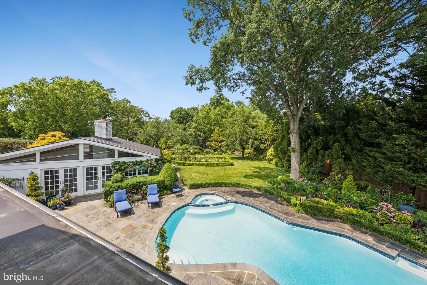 320 1/2 MANSION DR, ALEXANDRIA, Virginia 22302, 4 Bedrooms Bedrooms, ,6 BathroomsBathrooms,Residential,For sale,320 1/2 MANSION DR,VAAX2052970 MLS # VAAX2052970