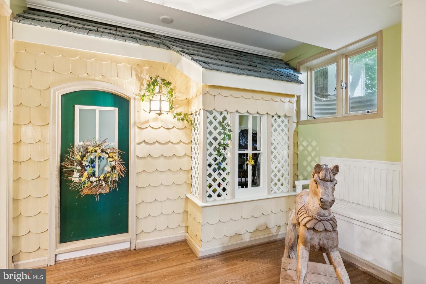 320 1/2 MANSION DR, ALEXANDRIA, Virginia 22302, 4 Bedrooms Bedrooms, ,6 BathroomsBathrooms,Residential,For sale,320 1/2 MANSION DR,VAAX2052970 MLS # VAAX2052970