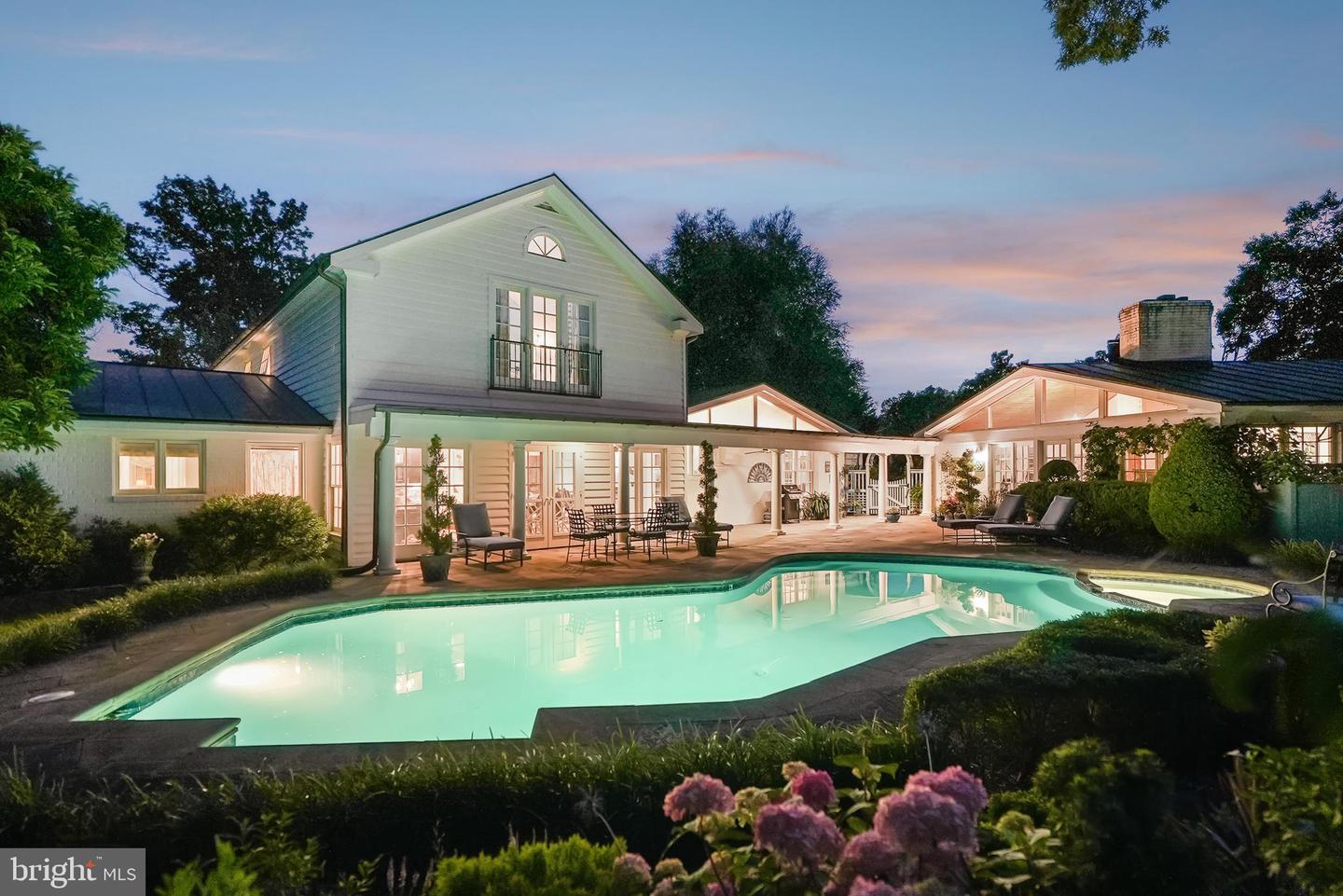 320 1/2 MANSION DR, ALEXANDRIA, Virginia 22302, 4 Bedrooms Bedrooms, ,6 BathroomsBathrooms,Residential,For sale,320 1/2 MANSION DR,VAAX2052970 MLS # VAAX2052970