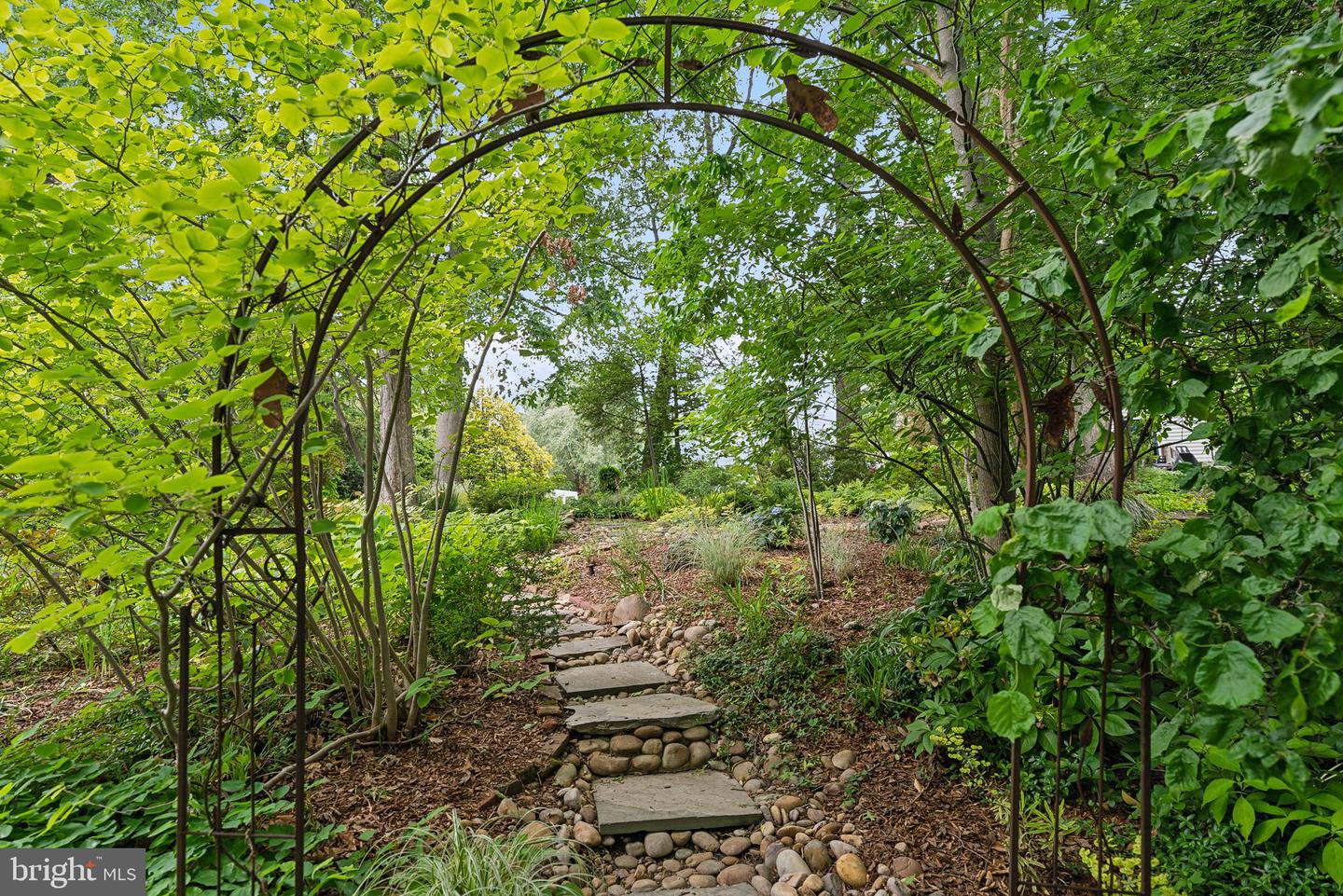 320 1/2 MANSION DR, ALEXANDRIA, Virginia 22302, 4 Bedrooms Bedrooms, ,6 BathroomsBathrooms,Residential,For sale,320 1/2 MANSION DR,VAAX2052970 MLS # VAAX2052970