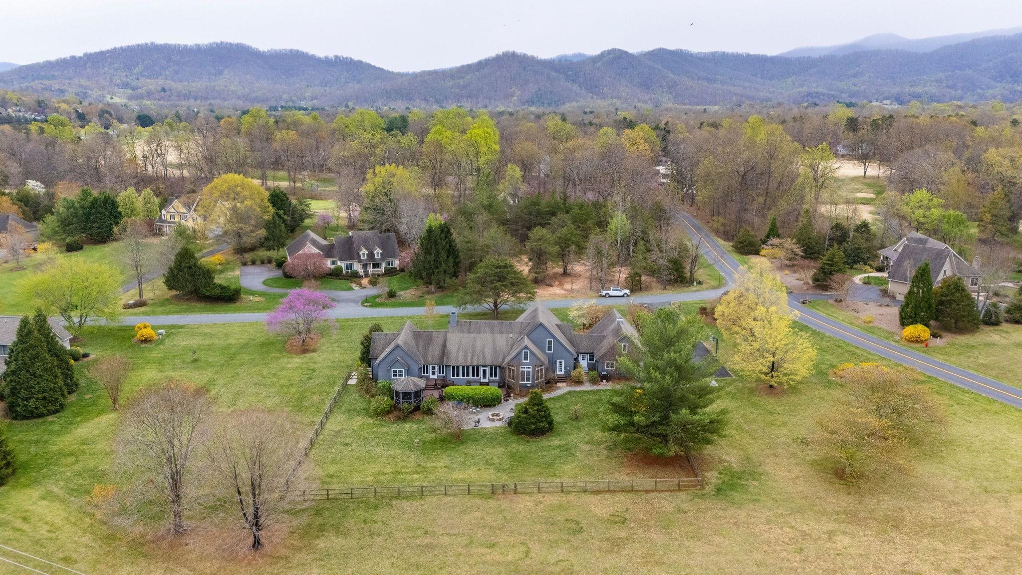 27 BLACK WALNUT LN, NELLYSFORD, Virginia 22958, 5 Bedrooms Bedrooms, ,5 BathroomsBathrooms,Residential,27 BLACK WALNUT LN,663193 MLS # 663193