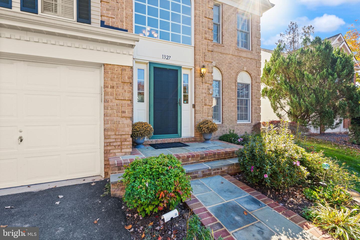 1327 MURRAY DOWNS WAY, RESTON, Virginia 20194, 3 Bedrooms Bedrooms, ,3 BathroomsBathrooms,Residential,For sale,1327 MURRAY DOWNS WAY,VAFX2284986 MLS # VAFX2284986