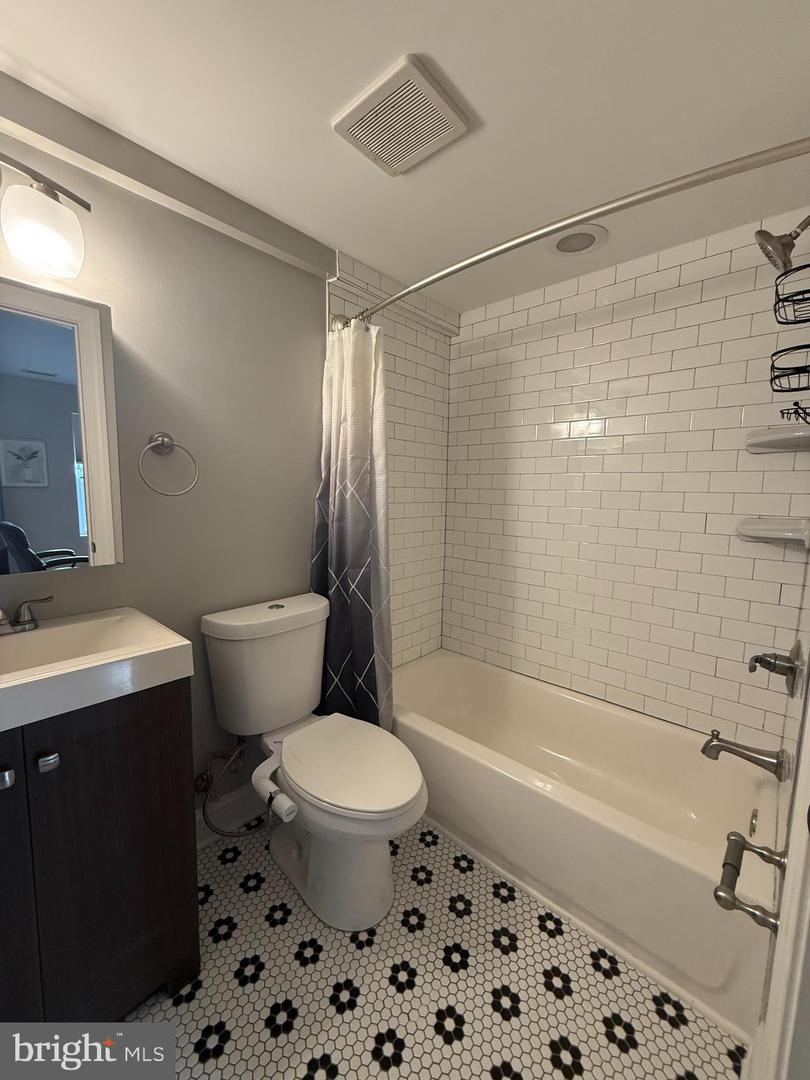 1258 HOLBROOK TER NE #5, WASHINGTON, District Of Columbia 20002, 3 Bedrooms Bedrooms, ,2 BathroomsBathrooms,Residential,For sale,1258 HOLBROOK TER NE #5,DCDC2240648 MLS # DCDC2240648