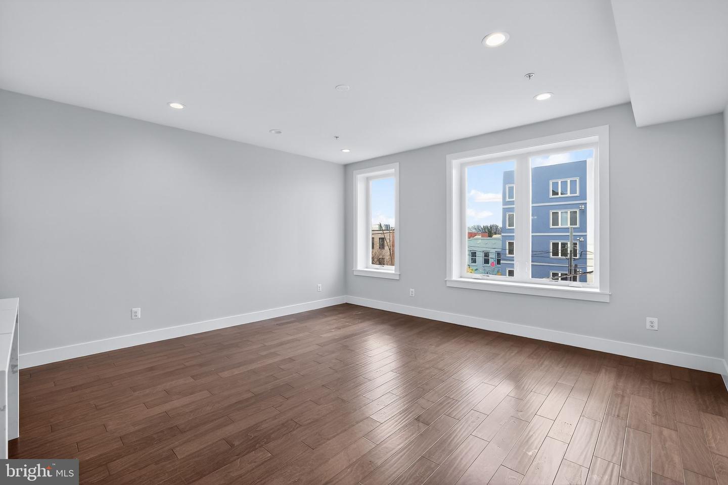 525 KENNEDY ST NW #3, WASHINGTON, District Of Columbia 20011, 3 Bedrooms Bedrooms, ,2 BathroomsBathrooms,Residential,For sale,525 KENNEDY ST NW #3,DCDC2240672 MLS # DCDC2240672