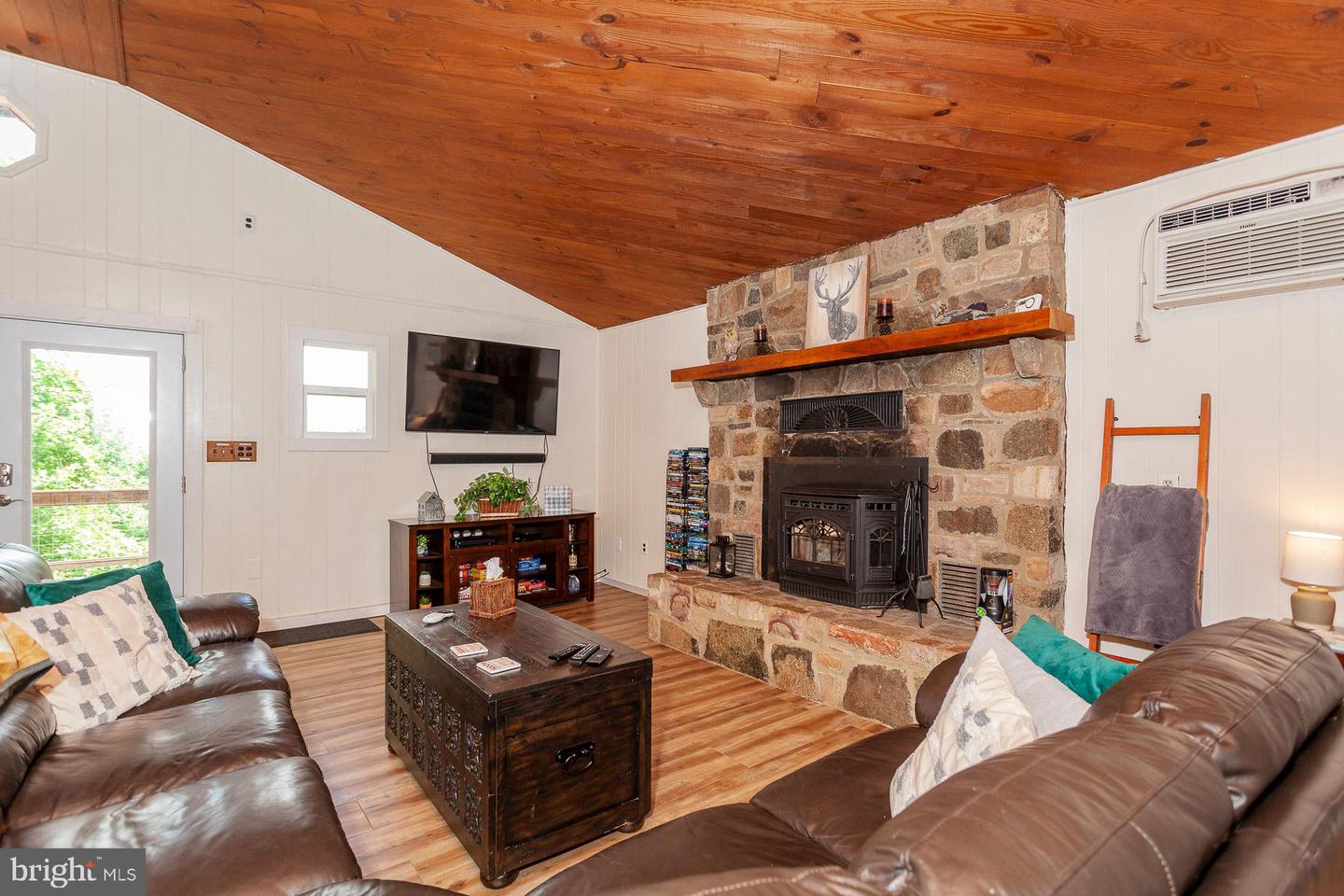 2668 PINE GROVE RD, STANLEY, Virginia 22851, 2 Bedrooms Bedrooms, 5 Rooms Rooms,1 BathroomBathrooms,Residential,For sale,2668 PINE GROVE RD,VAPA2005856 MLS # VAPA2005856