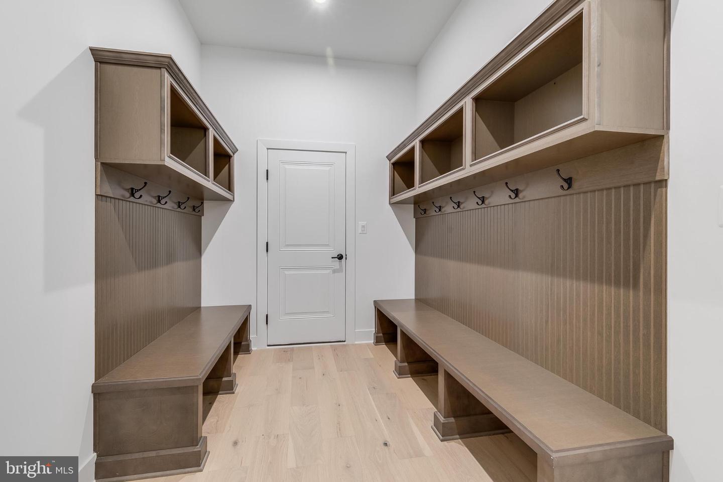 9209 FRANKS POINT LN, LORTON, Virginia 22079, ,Residential,For sale,9209 FRANKS POINT LN,VAFX2285030 MLS # VAFX2285030