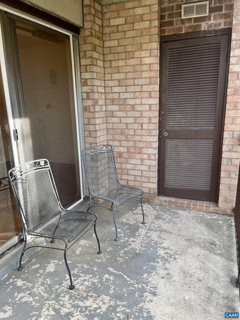 511 N FIRST ST #201, CHARLOTTESVILLE, Virginia 22902, 3 Bedrooms Bedrooms, ,2 BathroomsBathrooms,Residential,For sale,511 N FIRST ST #201,672340 MLS # 672340