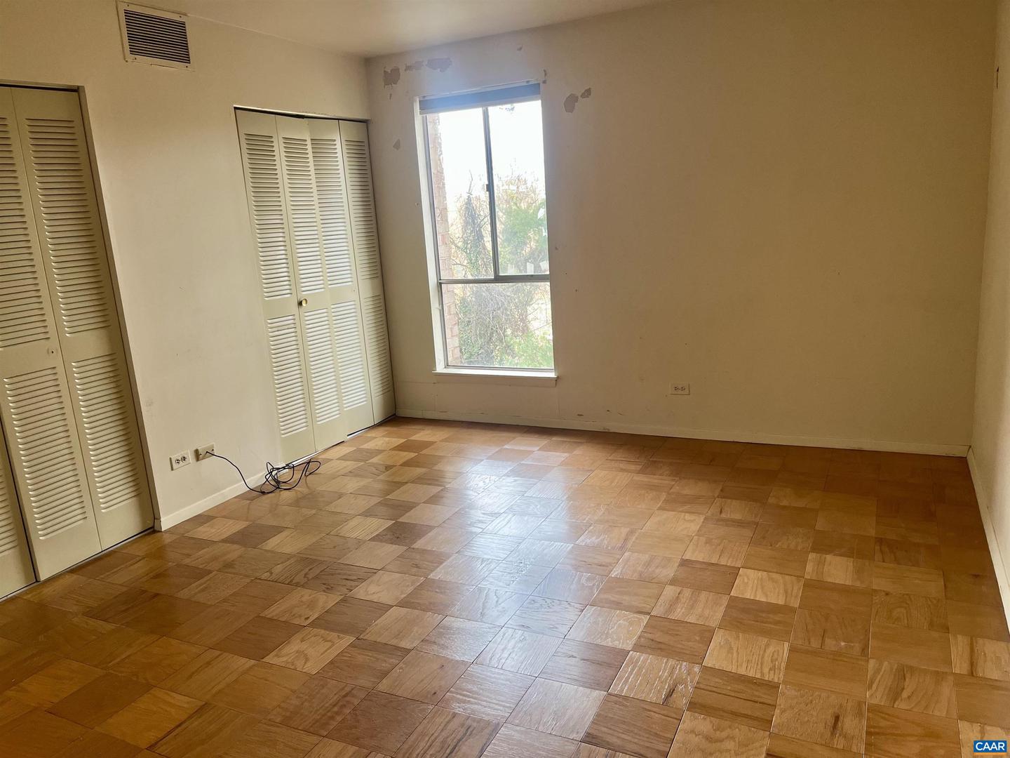 511 N FIRST ST #201, CHARLOTTESVILLE, Virginia 22902, 3 Bedrooms Bedrooms, ,2 BathroomsBathrooms,Residential,For sale,511 N FIRST ST #201,672340 MLS # 672340