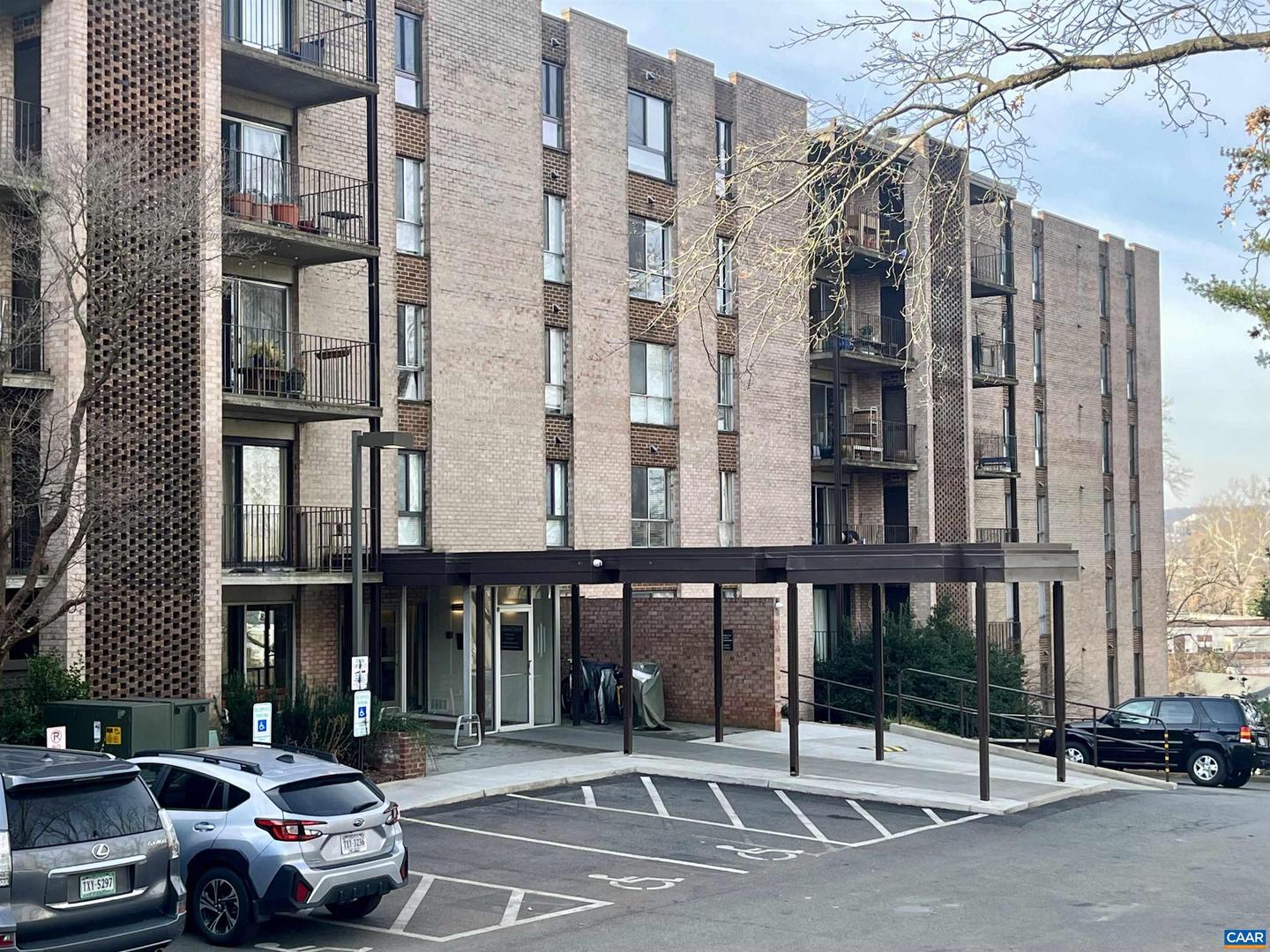 511 N FIRST ST #201, CHARLOTTESVILLE, Virginia 22902, 3 Bedrooms Bedrooms, ,2 BathroomsBathrooms,Residential,For sale,511 N FIRST ST #201,672340 MLS # 672340