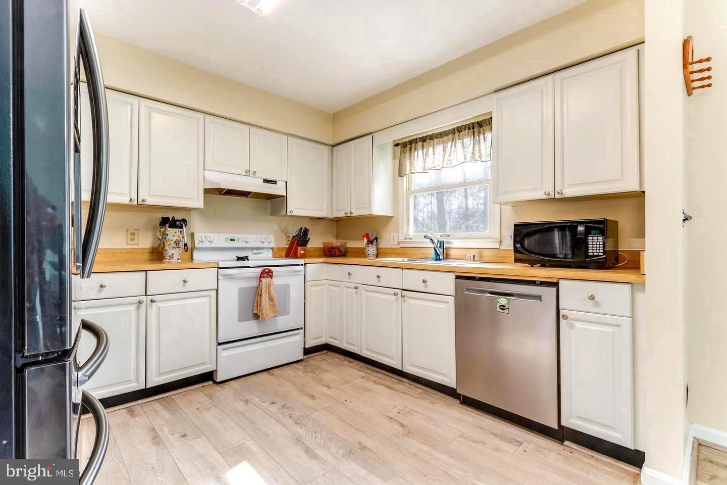 1137 COLUMBUS DR, STAFFORD, Virginia 22554, 4 Bedrooms Bedrooms, ,3 BathroomsBathrooms,Residential,For sale,1137 COLUMBUS DR,VAST2045136 MLS # VAST2045136