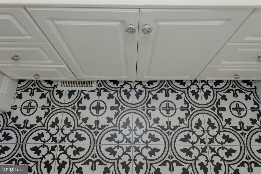 140 EMERALD DR, HARRISONBURG, Virginia 22801, 2 Bedrooms Bedrooms, ,2 BathroomsBathrooms,Residential,For sale,140 EMERALD DR,VAHC2000536 MLS # VAHC2000536