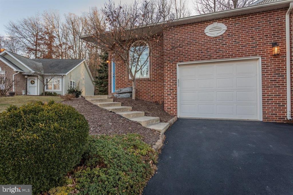 140 EMERALD DR, HARRISONBURG, Virginia 22801, 2 Bedrooms Bedrooms, ,2 BathroomsBathrooms,Residential,For sale,140 EMERALD DR,VAHC2000536 MLS # VAHC2000536