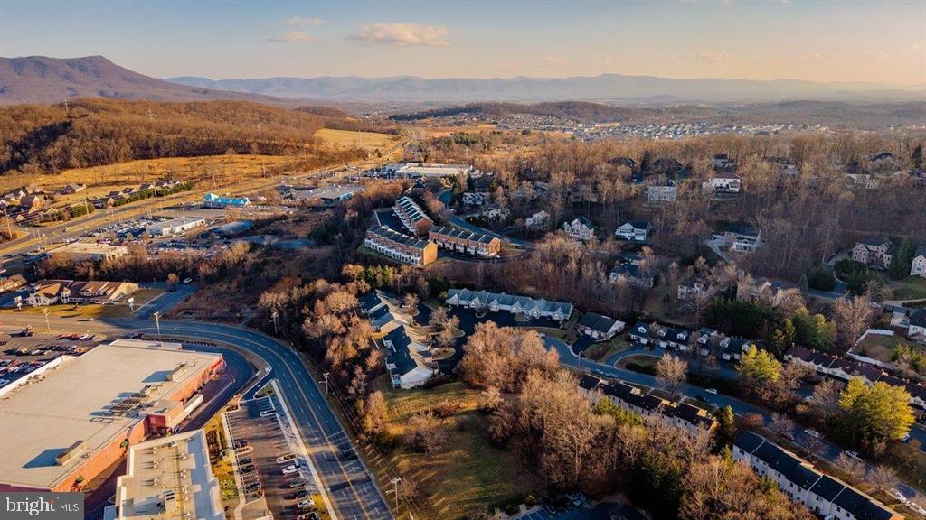 140 EMERALD DR, HARRISONBURG, Virginia 22801, 2 Bedrooms Bedrooms, ,2 BathroomsBathrooms,Residential,For sale,140 EMERALD DR,VAHC2000536 MLS # VAHC2000536