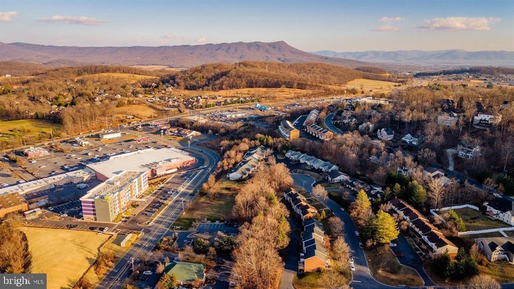 140 EMERALD DR, HARRISONBURG, Virginia 22801, 2 Bedrooms Bedrooms, ,2 BathroomsBathrooms,Residential,For sale,140 EMERALD DR,VAHC2000536 MLS # VAHC2000536