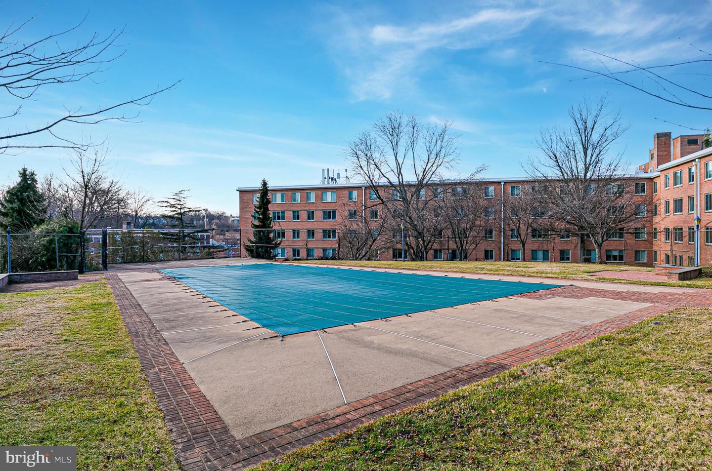 3000 SPOUT RUN PKWY #B311, ARLINGTON, Virginia 22201, 2 Bedrooms Bedrooms, ,1 BathroomBathrooms,Residential,For sale,3000 SPOUT RUN PKWY #B311,VAAR2067602 MLS # VAAR2067602