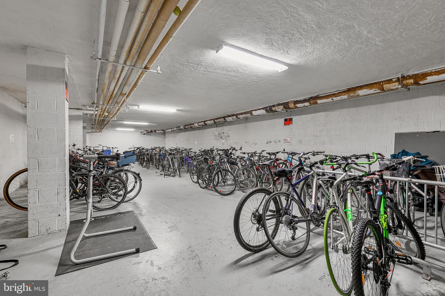 3000 SPOUT RUN PKWY #B311, ARLINGTON, Virginia 22201, 2 Bedrooms Bedrooms, ,1 BathroomBathrooms,Residential,For sale,3000 SPOUT RUN PKWY #B311,VAAR2067602 MLS # VAAR2067602