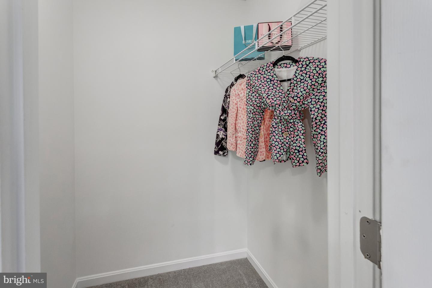 15673 VIEWPOINT CIR, DUMFRIES, Virginia 22025, 3 Bedrooms Bedrooms, 12 Rooms Rooms,2 BathroomsBathrooms,Residential,For sale,15673 VIEWPOINT CIR,VAPW2104648 MLS # VAPW2104648