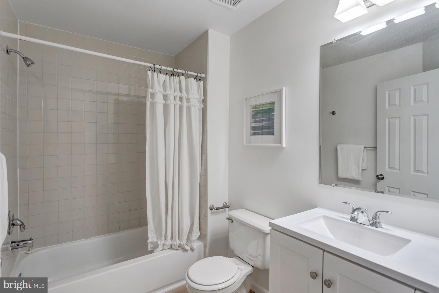 15673 VIEWPOINT CIR, DUMFRIES, Virginia 22025, 3 Bedrooms Bedrooms, 12 Rooms Rooms,2 BathroomsBathrooms,Residential,For sale,15673 VIEWPOINT CIR,VAPW2104648 MLS # VAPW2104648