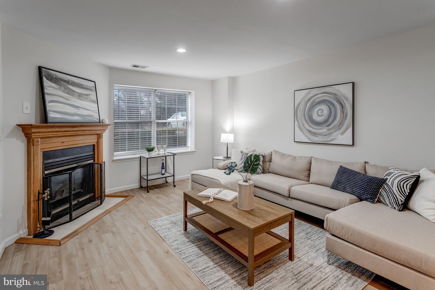 15673 VIEWPOINT CIR, DUMFRIES, Virginia 22025, 3 Bedrooms Bedrooms, 12 Rooms Rooms,2 BathroomsBathrooms,Residential,For sale,15673 VIEWPOINT CIR,VAPW2104648 MLS # VAPW2104648