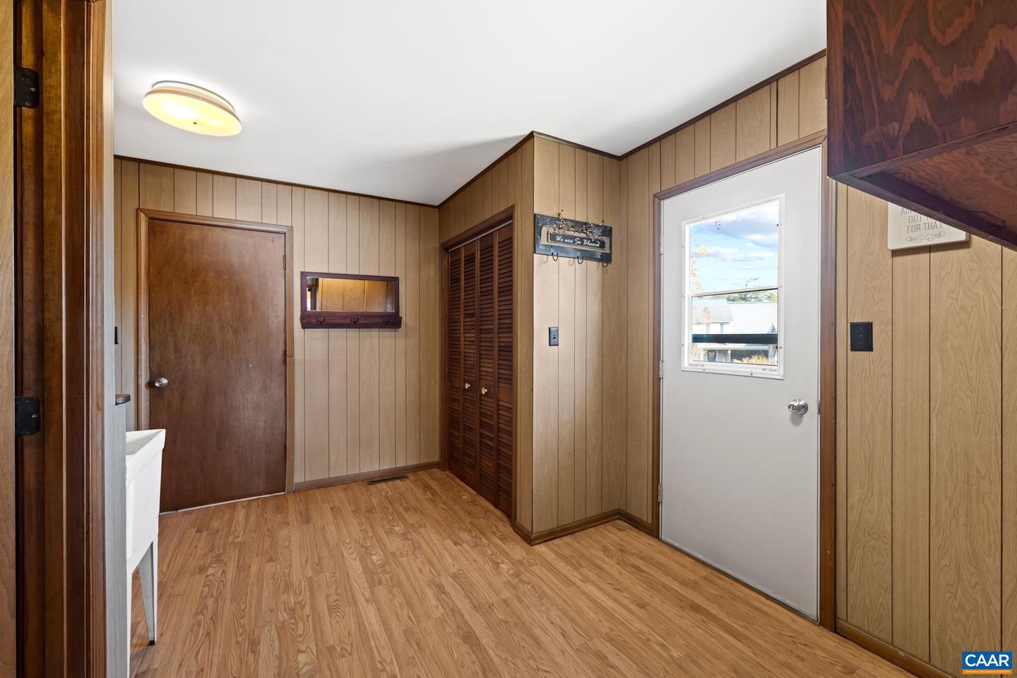 1753 NORTH LAKESHORE DR, LOUISA, Virginia 23093, 3 Bedrooms Bedrooms, ,2 BathroomsBathrooms,Residential,For sale,1753 NORTH LAKESHORE DR,671047 MLS # 671047