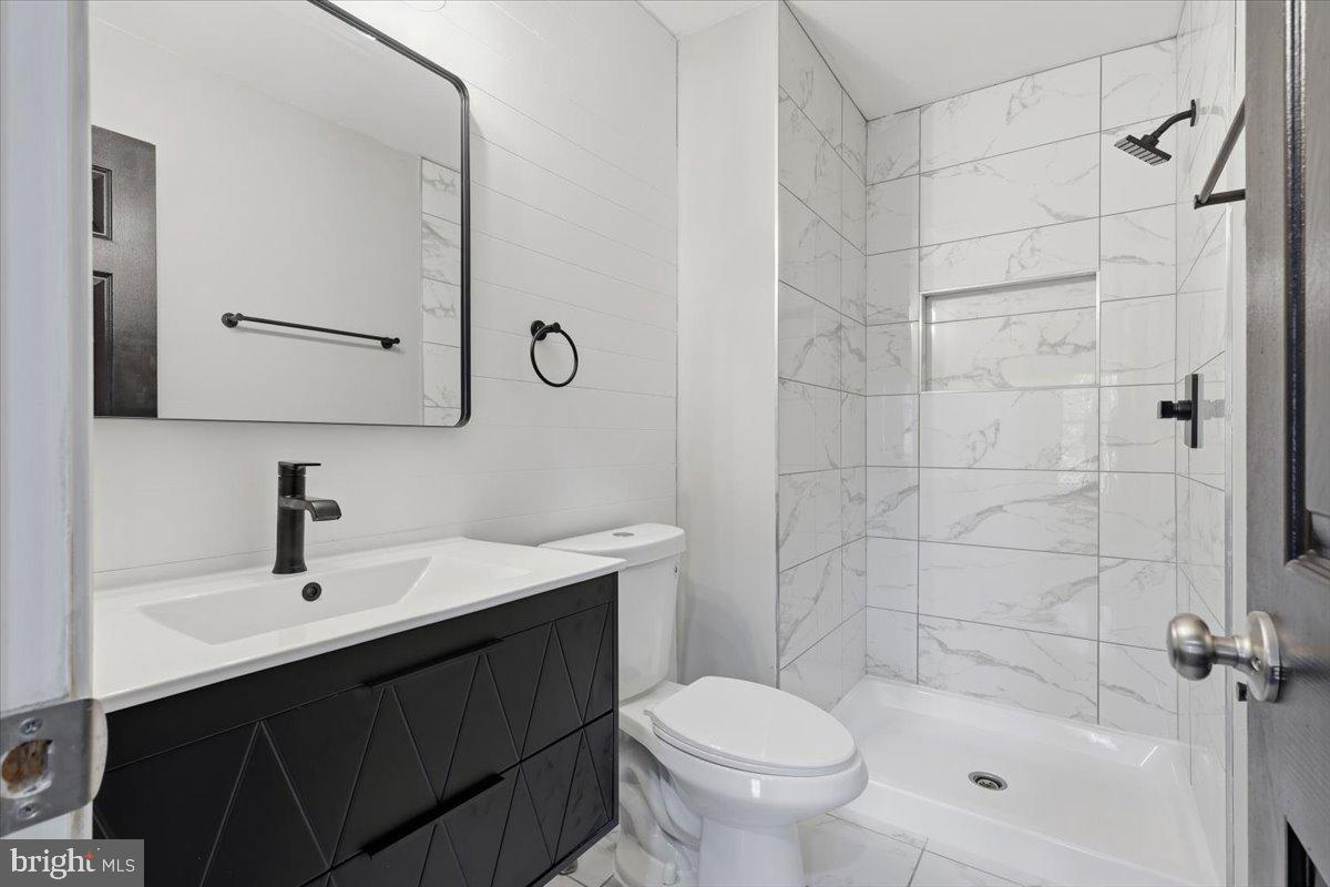 5714 MASON BLUFF DR, BURKE, Virginia 22015, 3 Bedrooms Bedrooms, ,3 BathroomsBathrooms,Residential,For sale,5714 MASON BLUFF DR,VAFX2280964 MLS # VAFX2280964