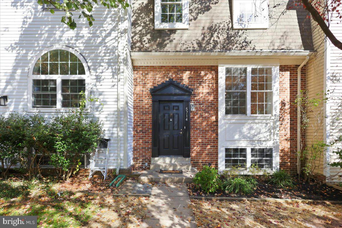 5714 MASON BLUFF DR, BURKE, Virginia 22015, 3 Bedrooms Bedrooms, ,3 BathroomsBathrooms,Residential,For sale,5714 MASON BLUFF DR,VAFX2280964 MLS # VAFX2280964