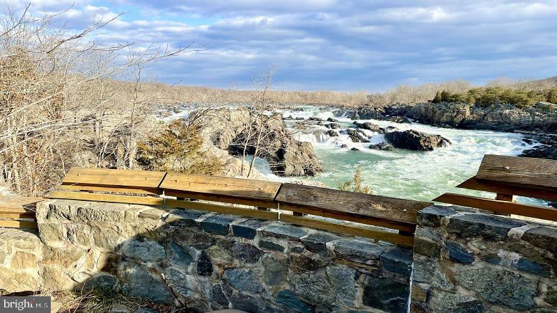 5714 MASON BLUFF DR, BURKE, Virginia 22015, 3 Bedrooms Bedrooms, ,3 BathroomsBathrooms,Residential,For sale,5714 MASON BLUFF DR,VAFX2280964 MLS # VAFX2280964