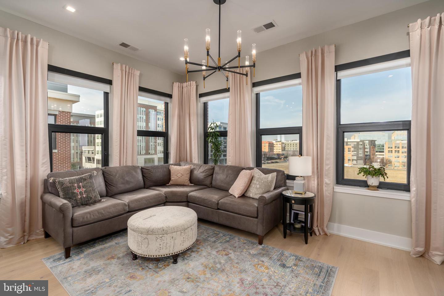 737 SWANN AVE #502, ALEXANDRIA, Virginia 22301, 2 Bedrooms Bedrooms, ,2 BathroomsBathrooms,Residential,For sale,737 SWANN AVE #502,VAAX2052962 MLS # VAAX2052962