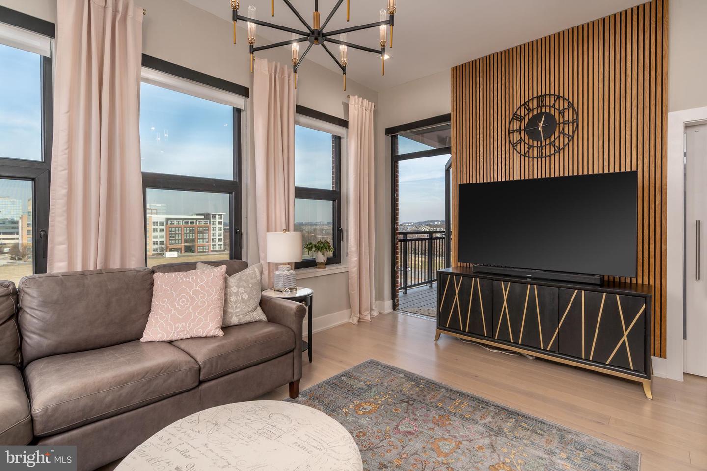 737 SWANN AVE #502, ALEXANDRIA, Virginia 22301, 2 Bedrooms Bedrooms, ,2 BathroomsBathrooms,Residential,For sale,737 SWANN AVE #502,VAAX2052962 MLS # VAAX2052962