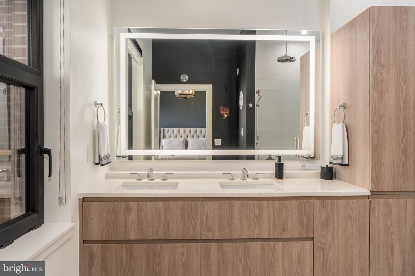 737 SWANN AVE #502, ALEXANDRIA, Virginia 22301, 2 Bedrooms Bedrooms, ,2 BathroomsBathrooms,Residential,For sale,737 SWANN AVE #502,VAAX2052962 MLS # VAAX2052962