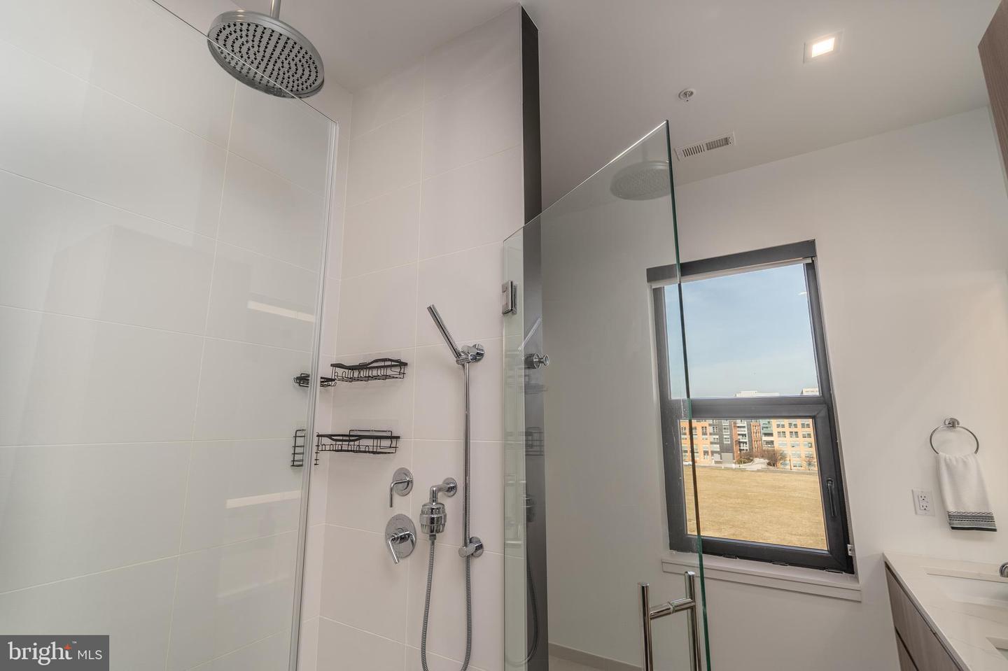 737 SWANN AVE #502, ALEXANDRIA, Virginia 22301, 2 Bedrooms Bedrooms, ,2 BathroomsBathrooms,Residential,For sale,737 SWANN AVE #502,VAAX2052962 MLS # VAAX2052962