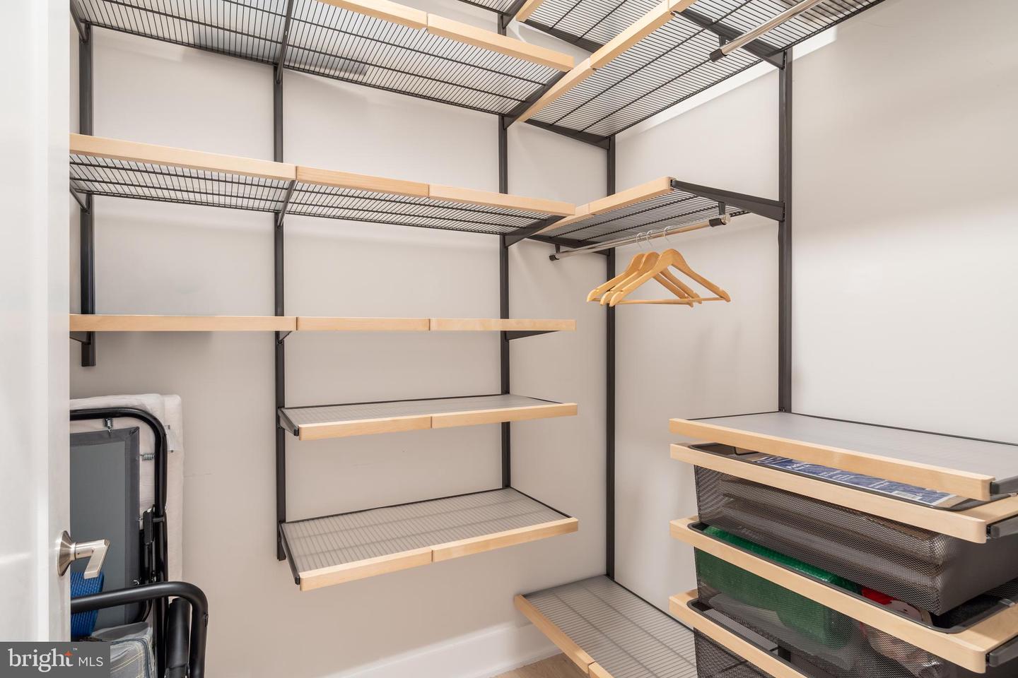 737 SWANN AVE #502, ALEXANDRIA, Virginia 22301, 2 Bedrooms Bedrooms, ,2 BathroomsBathrooms,Residential,For sale,737 SWANN AVE #502,VAAX2052962 MLS # VAAX2052962